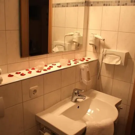 Zur Morschbach Otel 3*